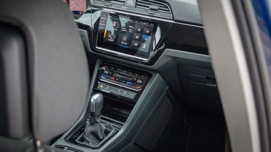 VW Touran 2.0 TDI DSG Highline Innenraum