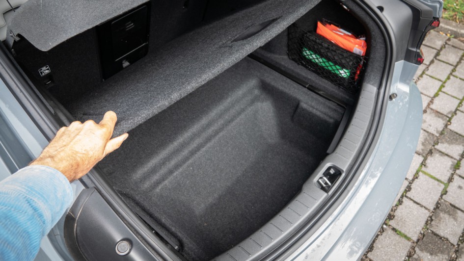 Unterbodenfach im Kofferraum des Polestar 2