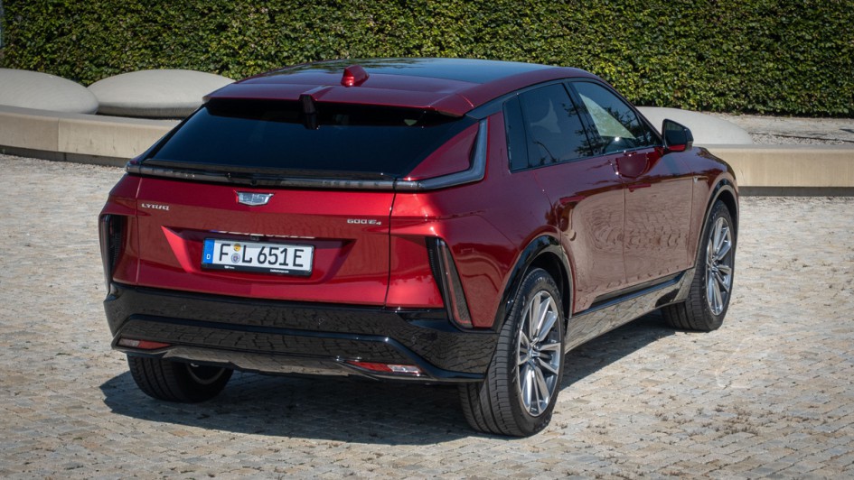 Cadillac Lyriq in der Heckansicht