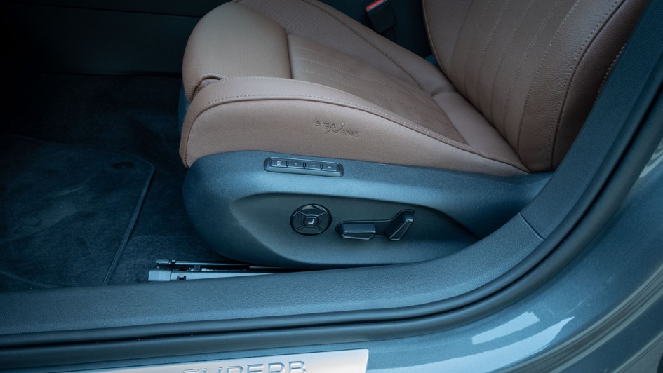Skoda Superb Combi (2024) ergo-seat-Einstellungsmöglichkeiten im Detail
