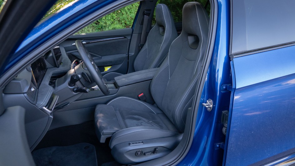 Sportsitze vorn im Skoda Super Sportline