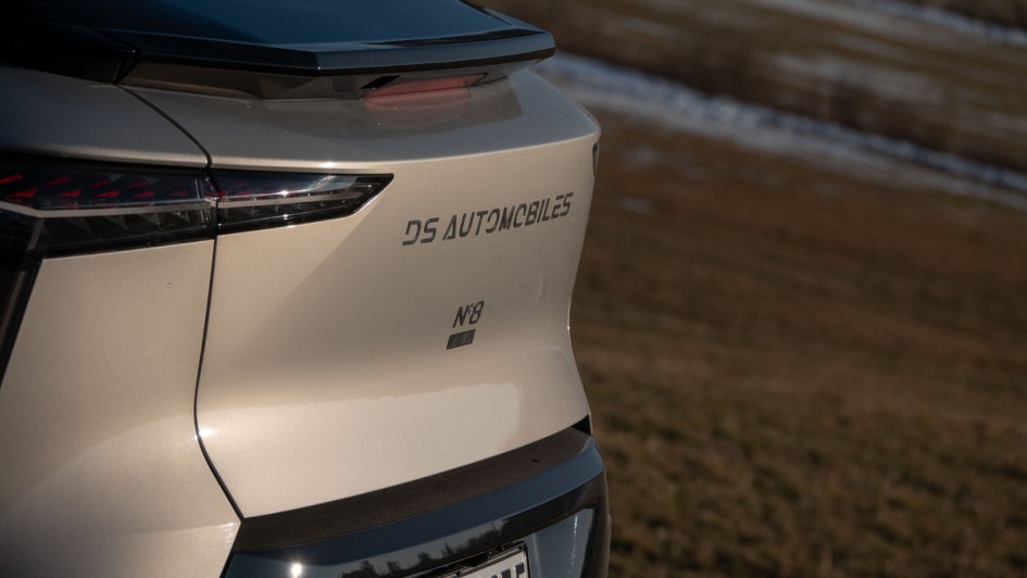 DS 8
