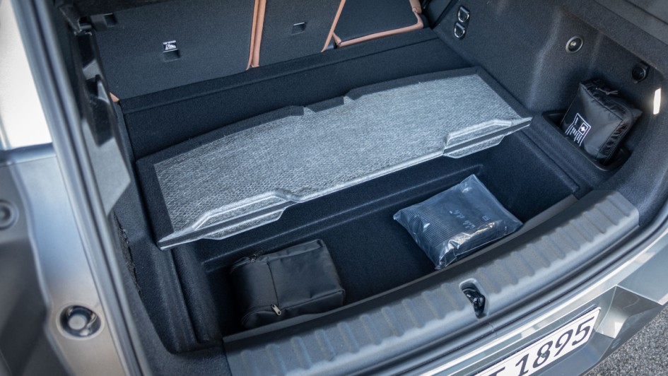 Unterbodenfach im Mini Countryman D (U25)