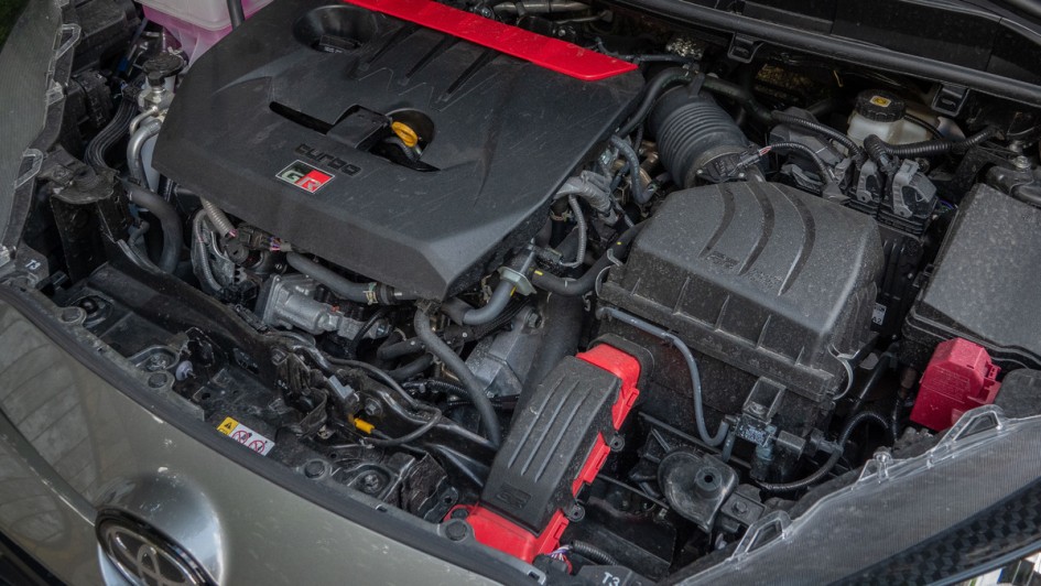 Motorraum des GR Yaris-Dreizylinders