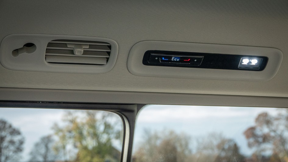 Im Fond des ID.Buzz gibt es eine separat zu steuernde Klimaautomatik