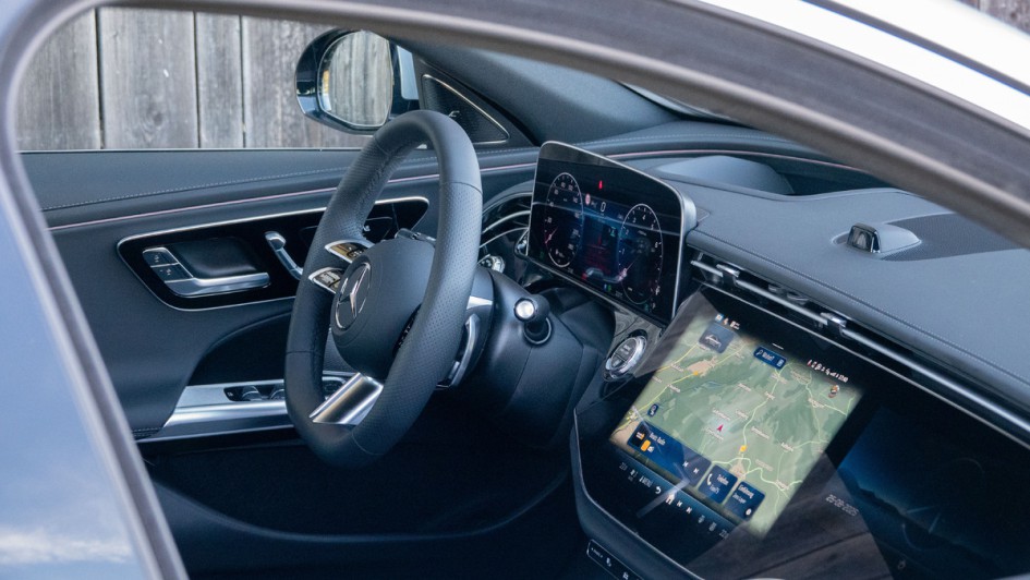 Das Interieur der Mercedes E-Klasse ist nach wie vor astrein verarbeitet und besitzt eine hohe Materialqualität.