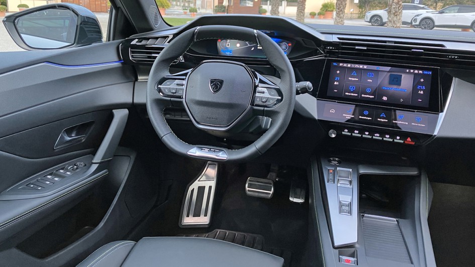 Cockpitfoto vom Peugeot e-308