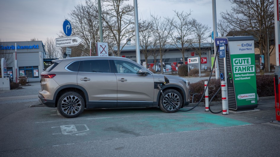 Togg T10X hängt an HPC (Ultraschnellladesäule)