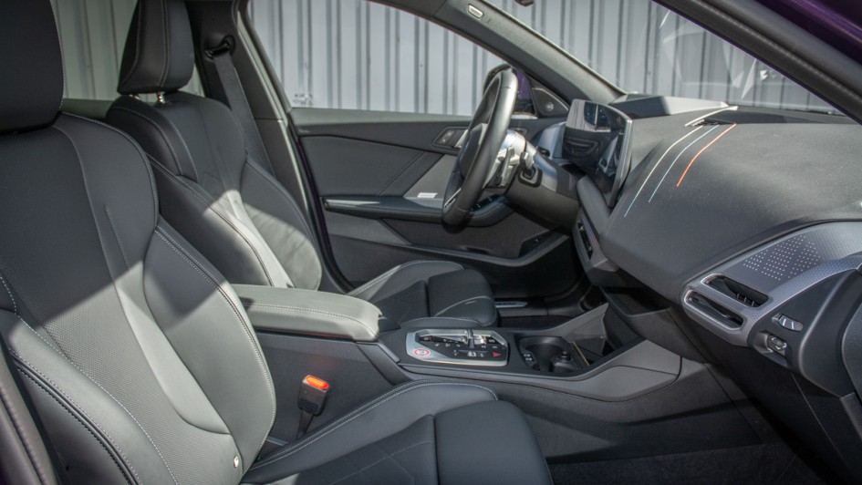 Sportsitze mit Veganza-Bezug im BMW 120d Baujahr 2025