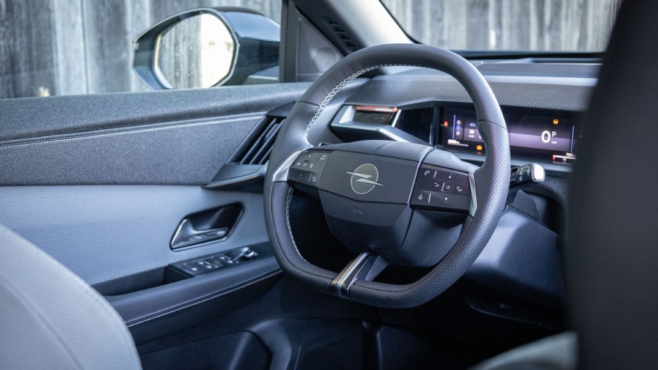 Foto des Lenkrads im Opel Grandland im Detail