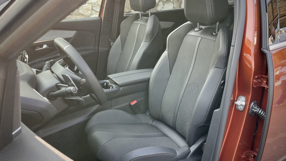 Peugeot 5008 Vordersitze ohne AGR-Gütesiegel