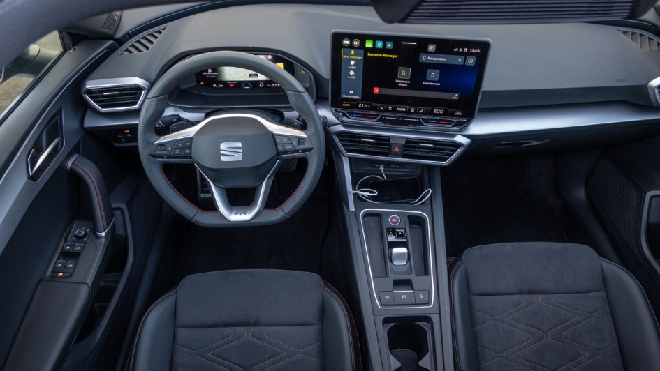 Cockpit des Seat Leon des Jahres 2025