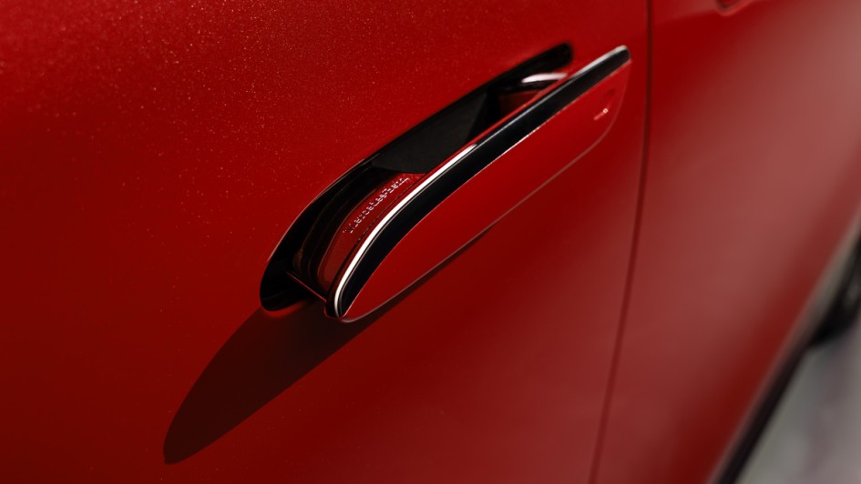 Ausfahrbare Türgriffe am neuen Mercedes VLE im Detail fotografiert