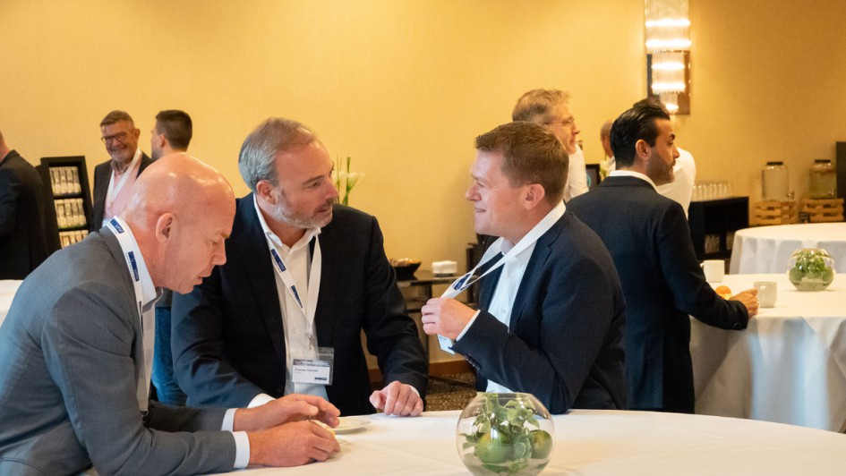 Diskussionen in der Pause des 17. VMF-Branchenforum Düsseldorf 2024 