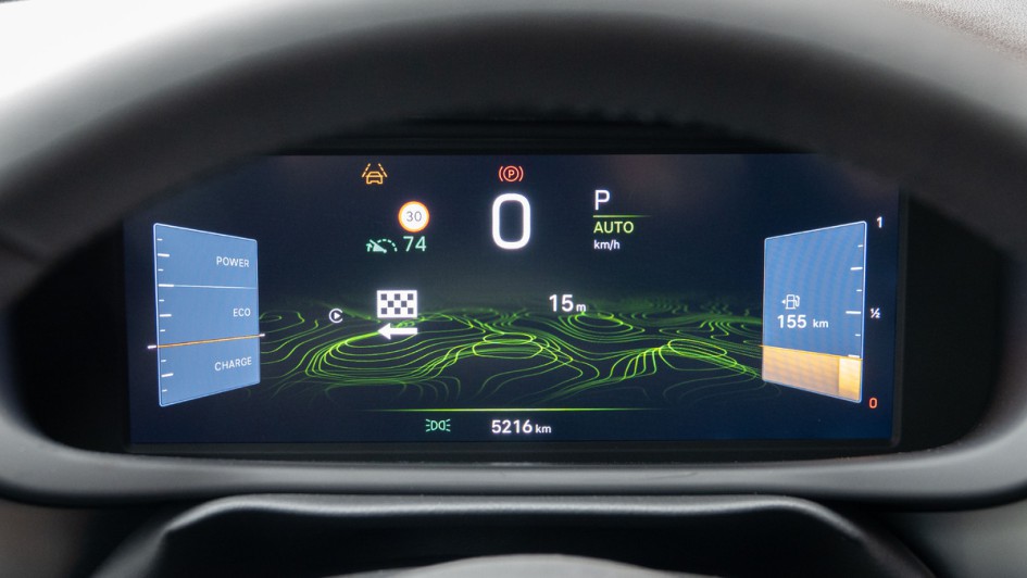 Foto des Kombiinstruments mit Anzeige des elektrisch gefahrenen Anteils 