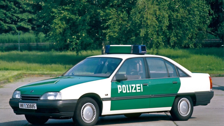 Blaulicht-Bestseller – Auch als Einsatzfahrzeug für Polizei und Feuerwehr lieferte Opel den Omega.