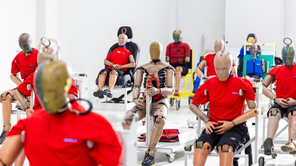 Chinesische Hersteller setzen mittlerweile Standards in punkto Sicherheit. Entsprechend warten im Entwicklungszentrum 60 unterschiedlich große Dummies auf ihren Einsatz.