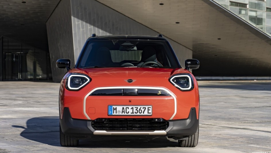 Unter der Motorhaube steckt ein E-Motor mit 160 kW/218 PS sowie 300 Nm Drehmoment