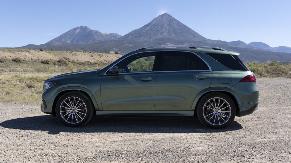 Mit 4,92 Metern Länge, gut zwei Metern Breite und 1,79 Metern Höhe ist der GLE ein stattliches Auto.