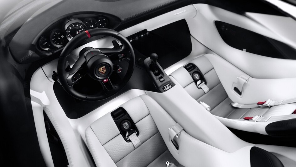 Im Cockpit verzichtet Porsche bewusst auf ein modisches Riesen-Display.