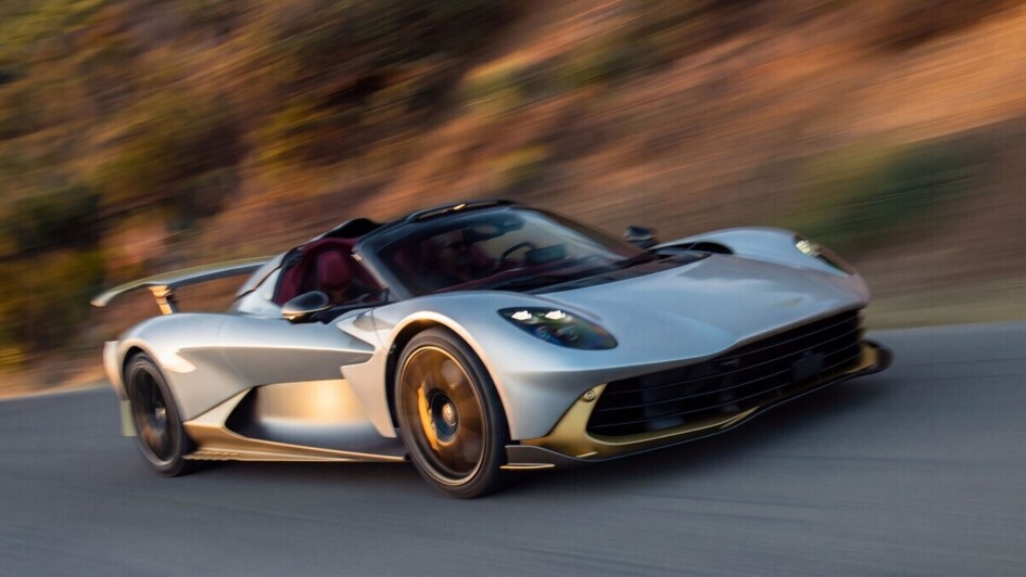 Der neue Aston Martin Valhalla Spider kann bis zu 350 km/h schnell im Offenmodus fahren