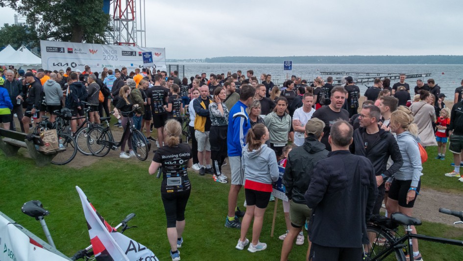 Läuferinnen und Läufer vor dem Start des Rund For Charity in Waren an der Müritz im August 2023