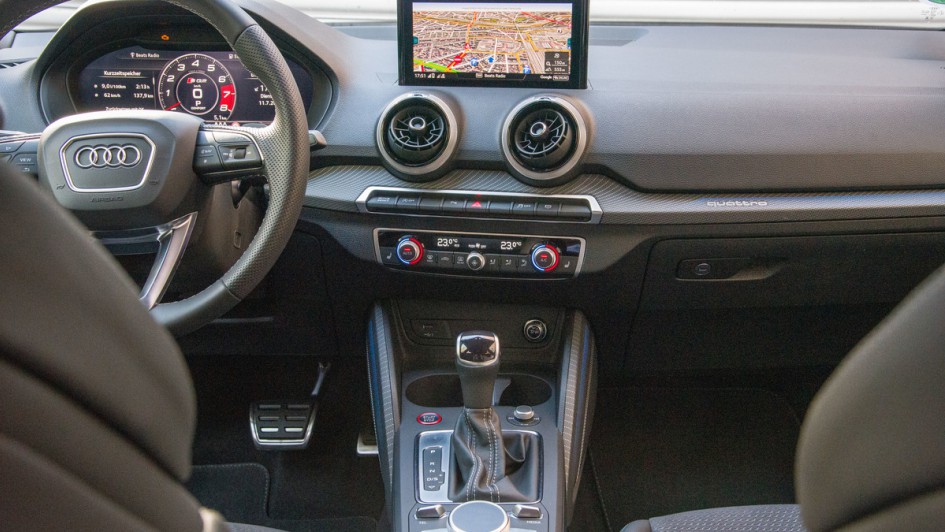 Audi SQ2 Armaturenbrett mit 8,3-Zoll-Navigationssystem