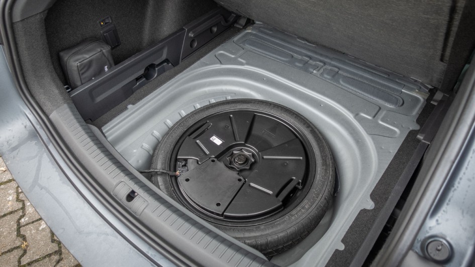 Cupra Leon Sportstourer Longlong-Notrad im Kofferraum-Unterboden