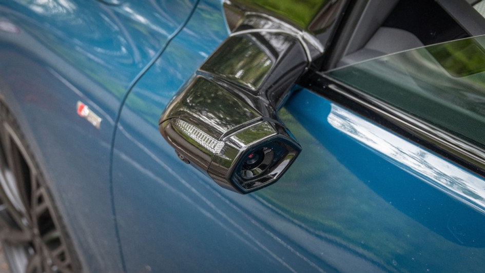 Audi hat die Außenspiegel durch Kameraarme ersetzt, hier ein Foto der Kamera im Detail