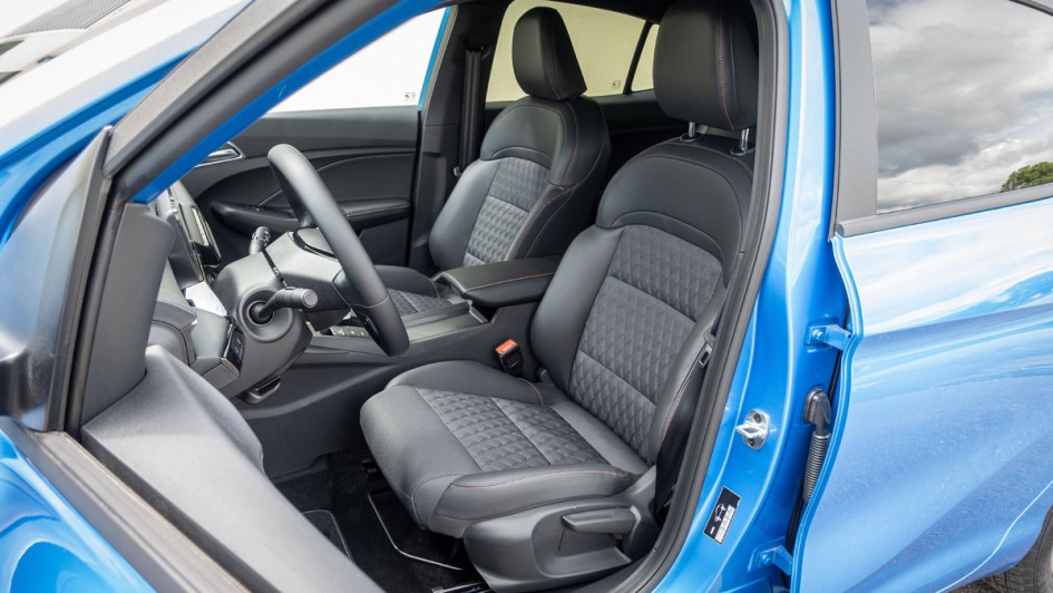 MG3 Hybrid Sitze vorn