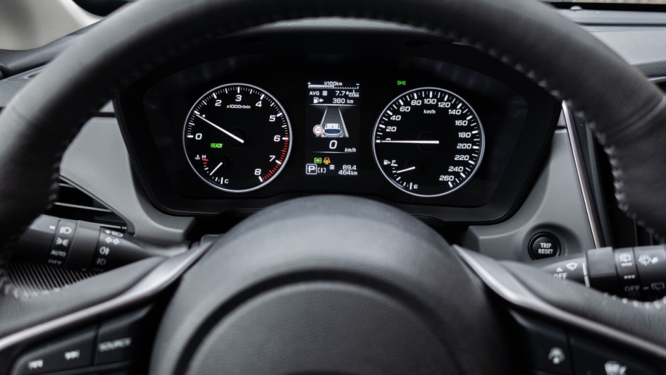 Detailfoto vom Tacho im Subaru Crosstrek