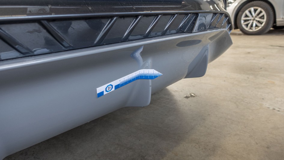 Macke am Diffusor des Cupra Born