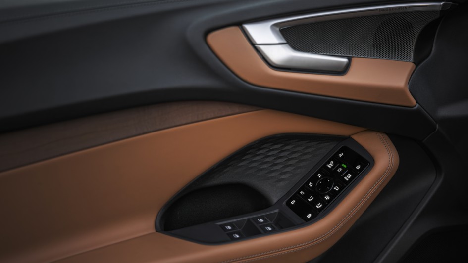 Bedienfeld in der Türverkleidung des Audi A5 Avant