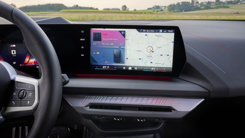 Infotainmentsystem im BMW M135 xDrive (2025)