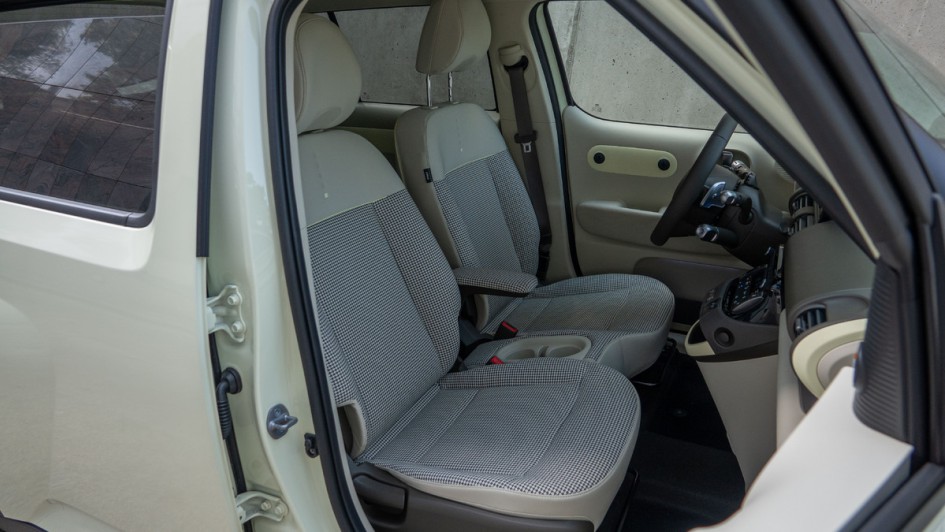 Vordersitze im Hyundai Inster