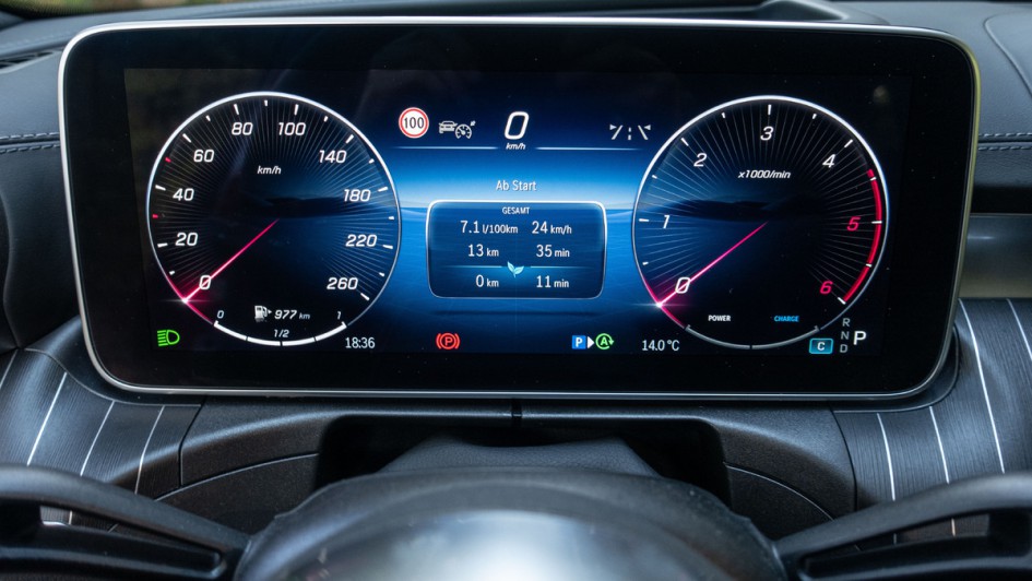 Mercedes C 220 d All Terrain in Patagonienrot Digitaltacho