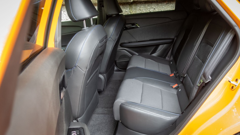 MG4 Extended Range orange lackiert Rückbank