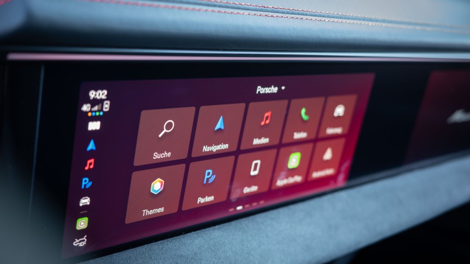 Ansicht einiger Apps im Mittendisplay des Porsche Macan GTS