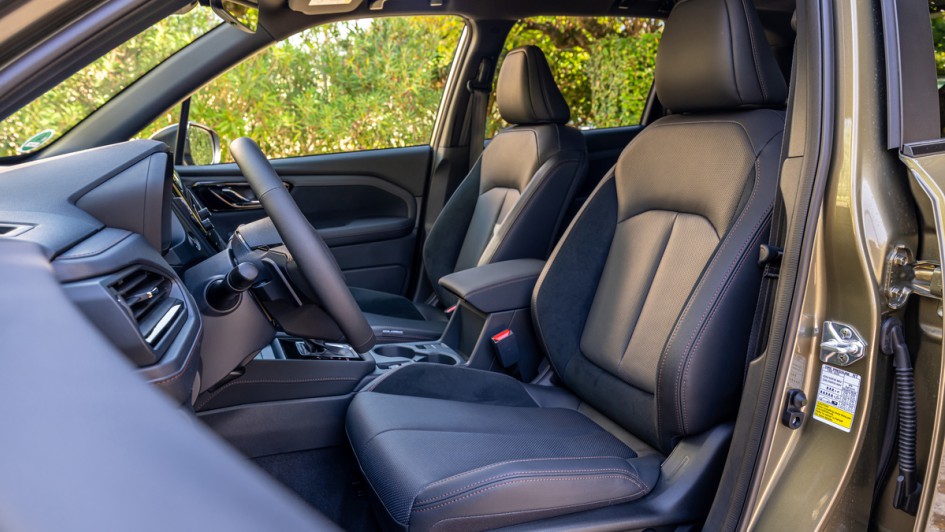 Vordersitze im Subaru Forester mit Leder bezogen