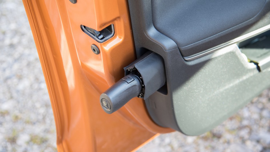 Skoda fabia 2023 regenschirm in Türverkleidung