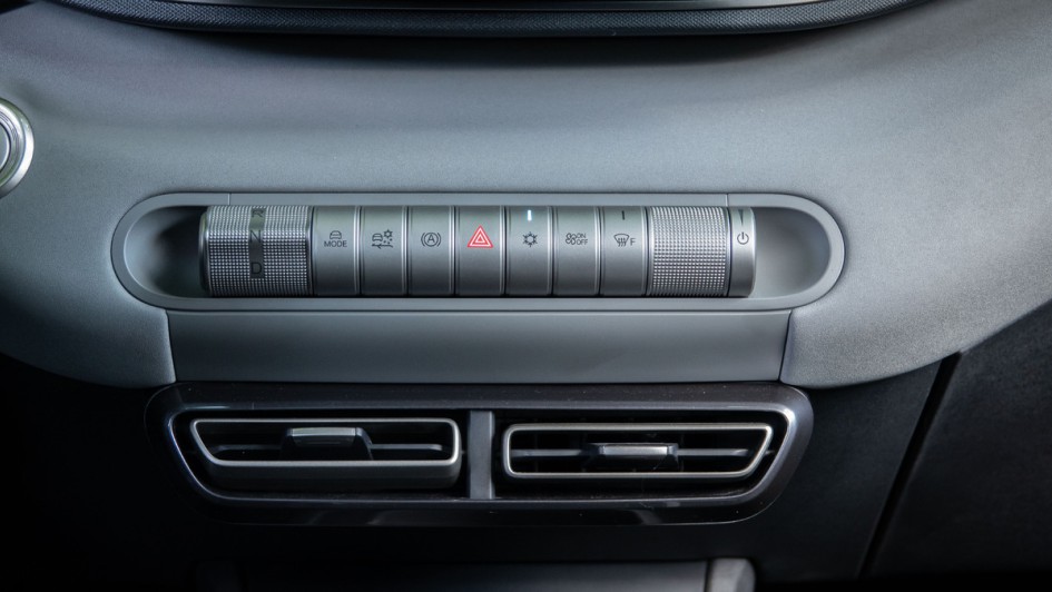 Bedientasten in der Mittelkonsole des BYD Dolphin Surf