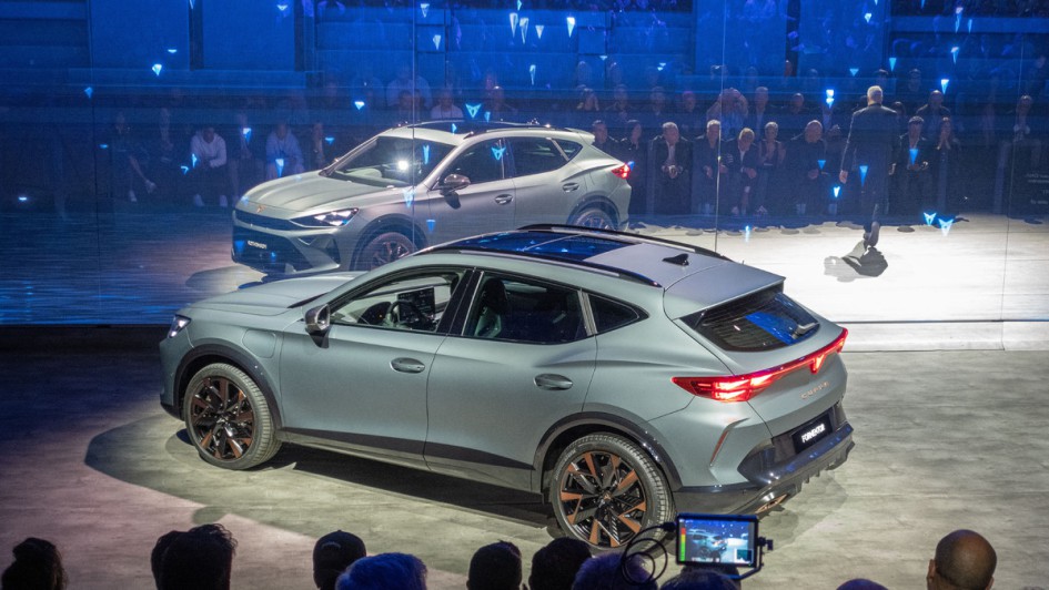  Cupra Formentor statische Präsentation in Madrid im April 2024 Heckansicht