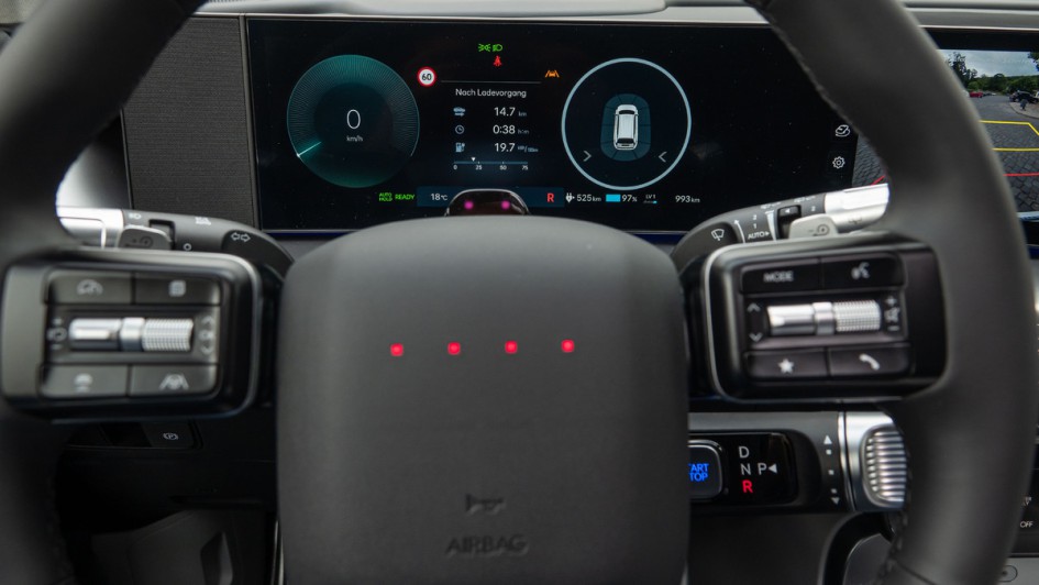 Lenkradpralltopf des Hyundai Ioniq 9 mit LED