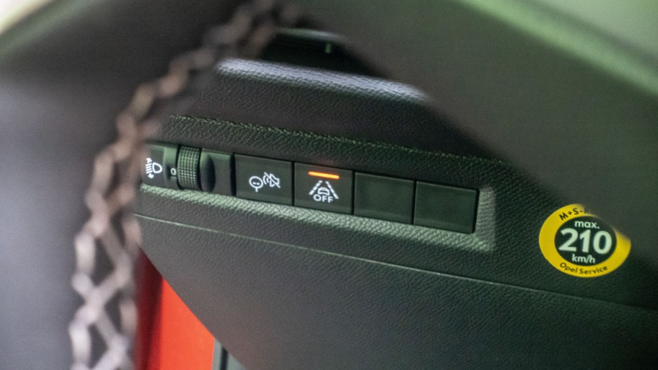 Taste zum Deaktivieren der Tempowarnung im Opel Frontera