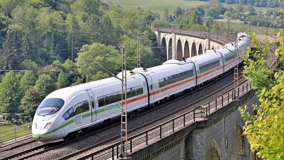Deutsche Bahn; Alternative Mobilitätslösungen; Zug; Eisenbahn