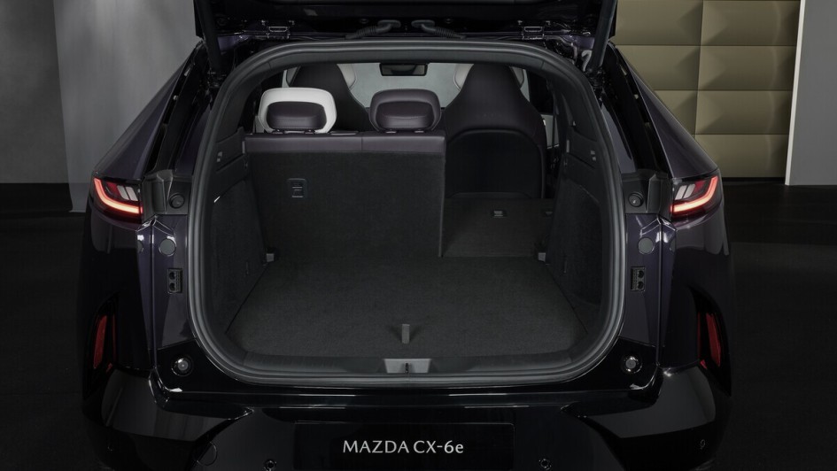 Mazda_CX_6e_9.jpg