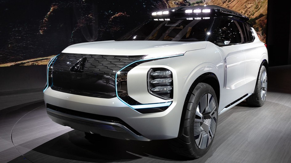 Mitsubishi-Engelberg-Tourer-01