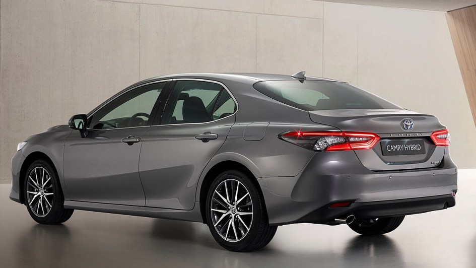 Toyota Camry Hybrid (2021)