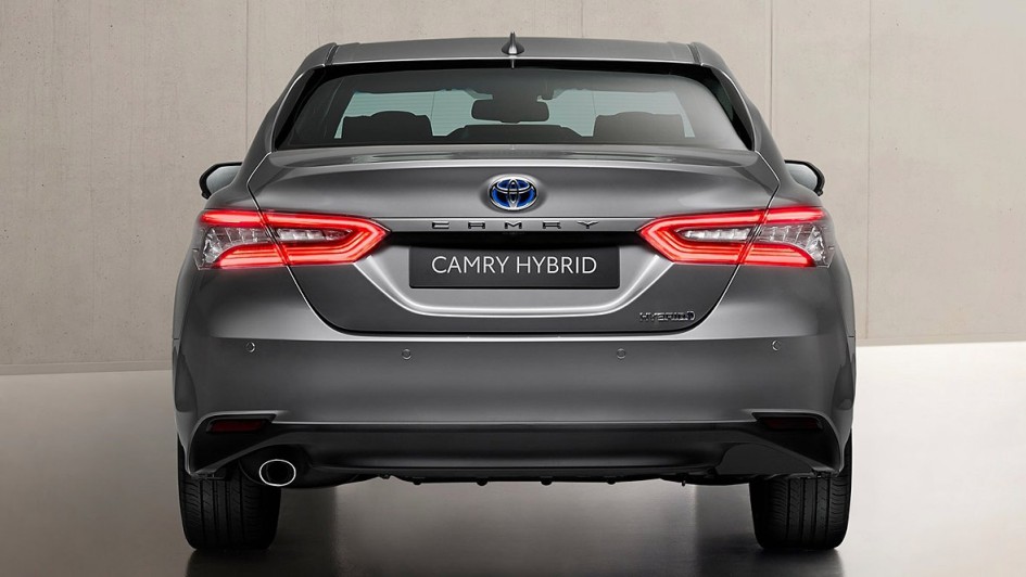 Toyota Camry Hybrid (2021)