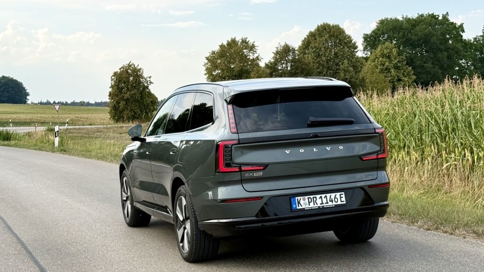 Volvo EX90